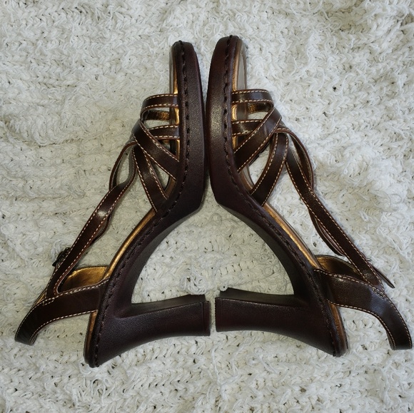 MUDD- Brown strappy heels - Picture 5 of 7